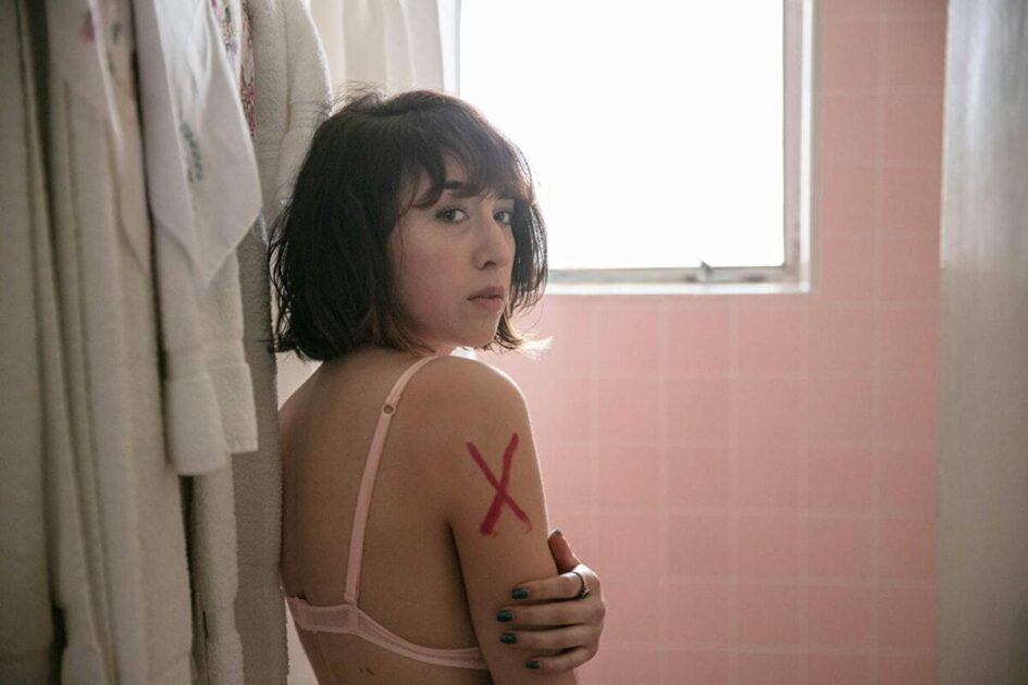 12 Horror Short Films. Home Invasion Horror Meredith Alloway in Deep Tissue (2019)