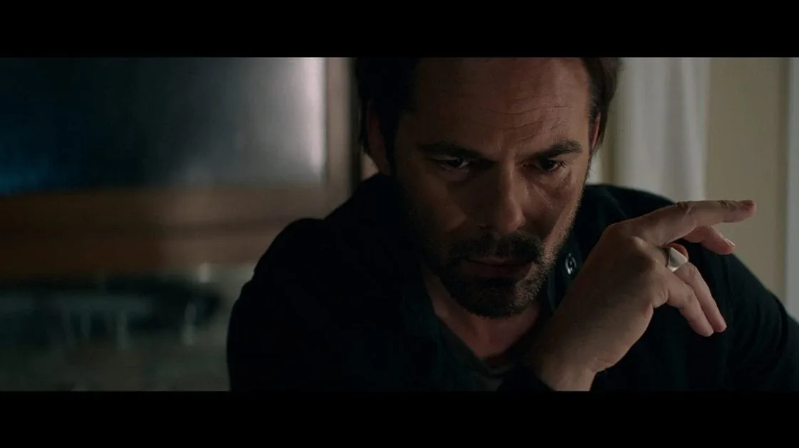 Billy Burke as Eddie in Breaking In