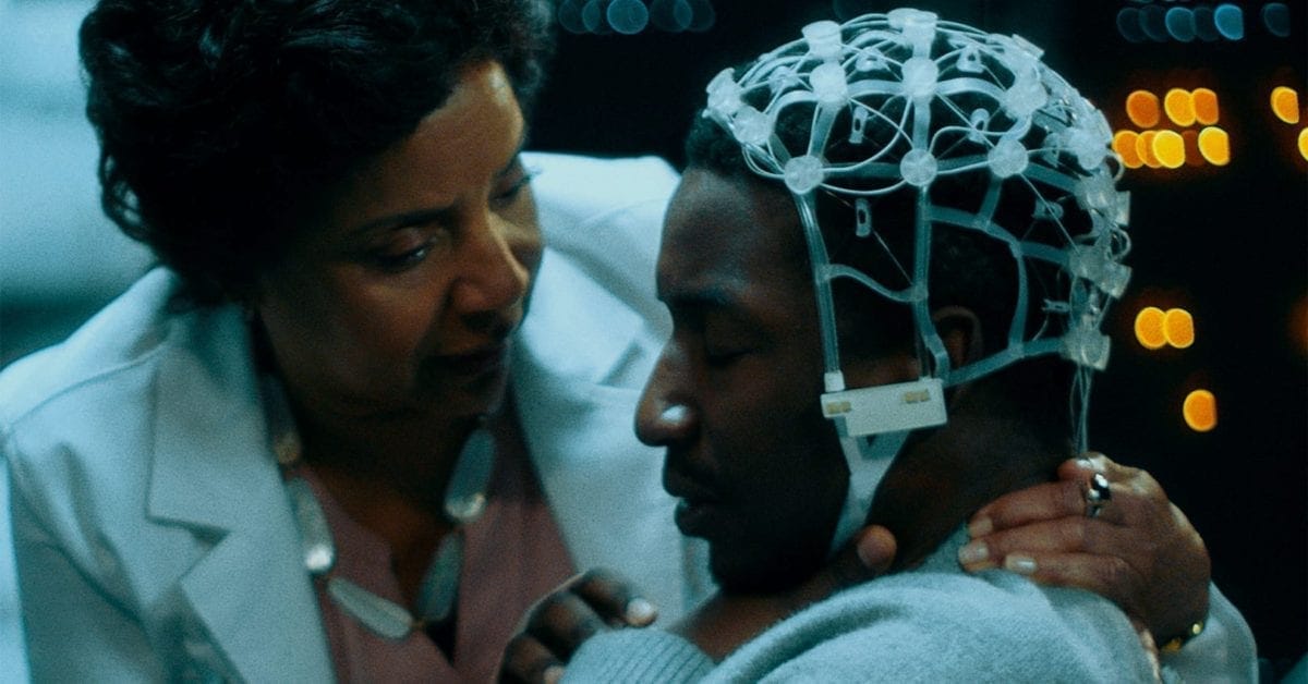 Mamoudou Athie as Nolan in Black Box (2020) with Phylicia Rashad as Dr Brooks