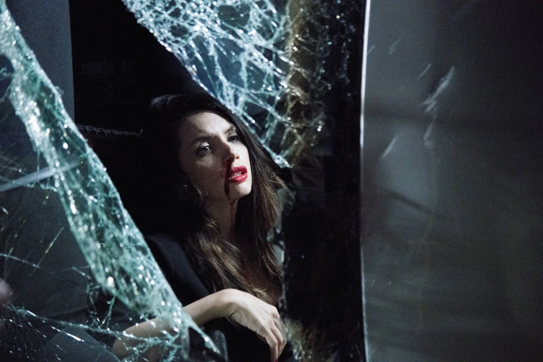 Diana in Dark Glasses Italian thriller