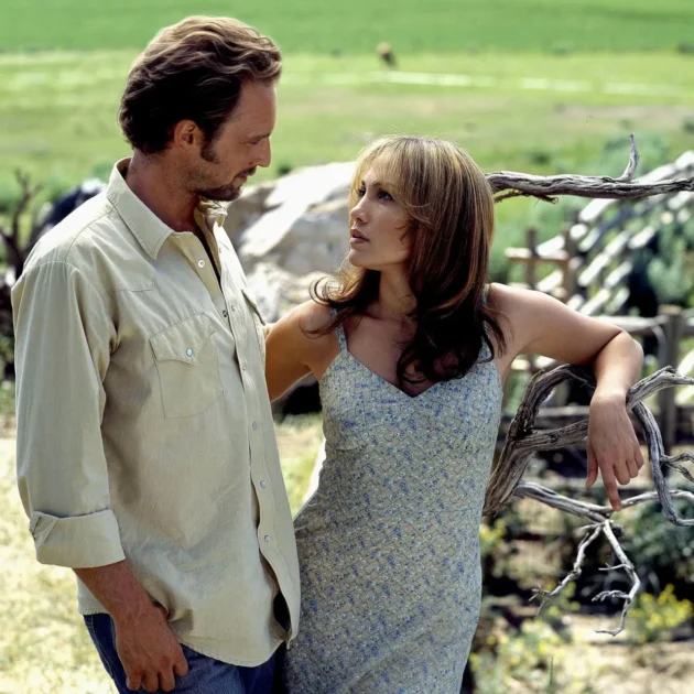 Robert Redford
stars as Einar Gilkyson with Jennifer Lopez who plays his wife in "An Unfinished Life"