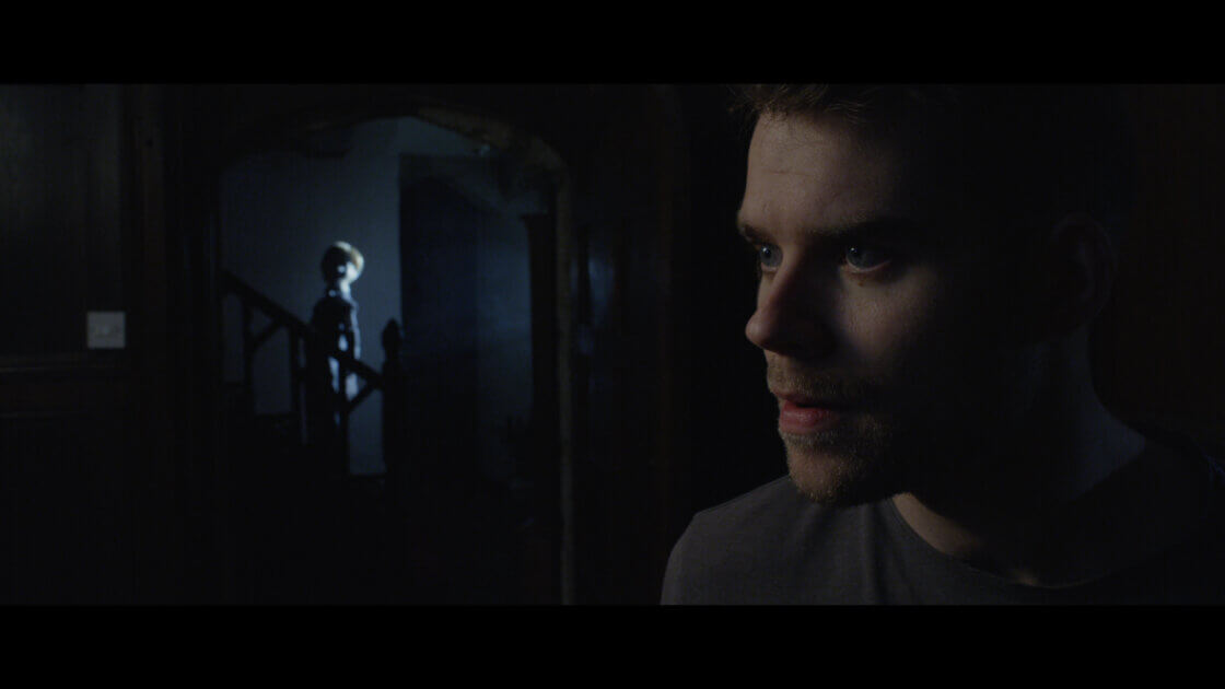 Ethan Taylor as Leo and in Rob1n thriller